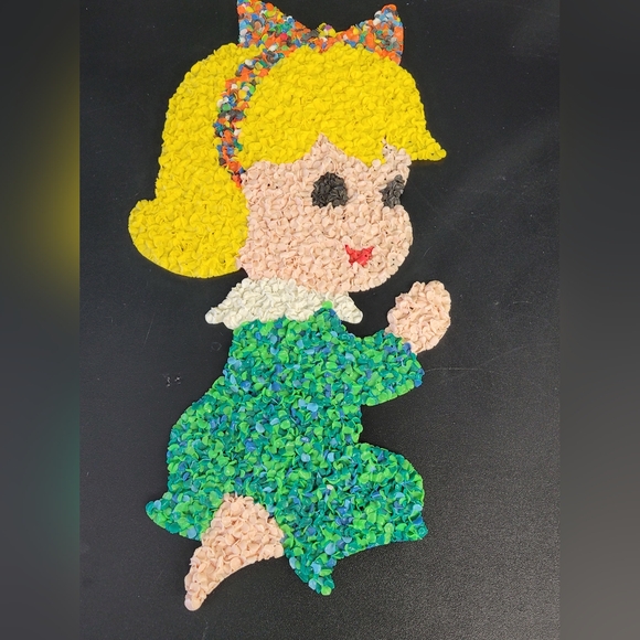 Vintage melted plastic popcorn wall hangers Christmas boy and girl - Picture 6 of 12